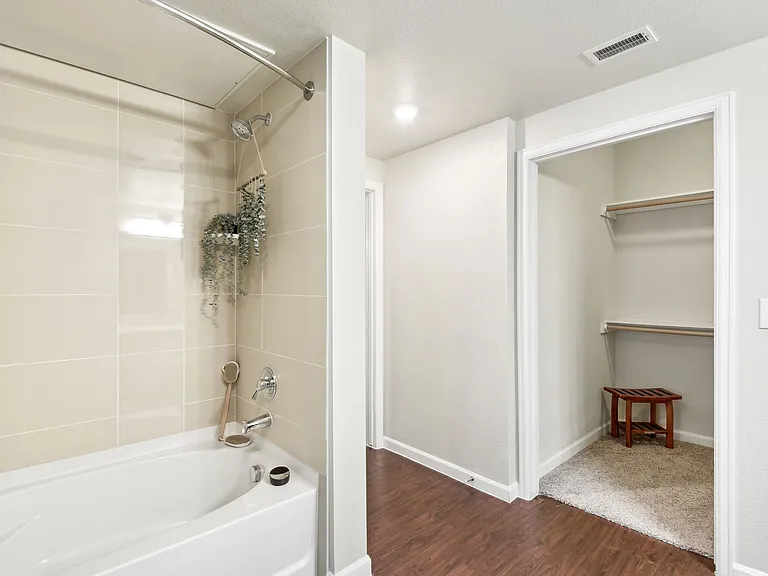 Agora Stone Oak — Photo 14