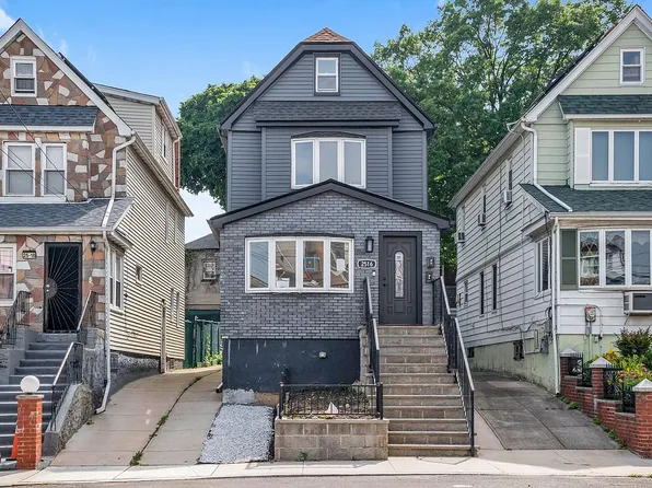 2516 Curtis St, East Elmhurst, NY 11369