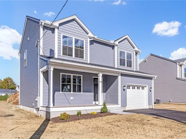 83 Pine Crest Dr E, Riverside, RI 02915