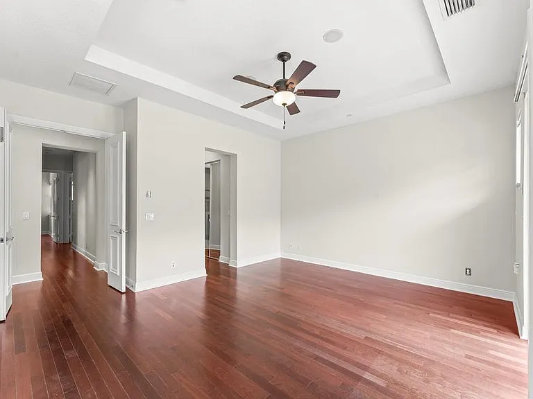 210 NE 69th Cir — Photo 15