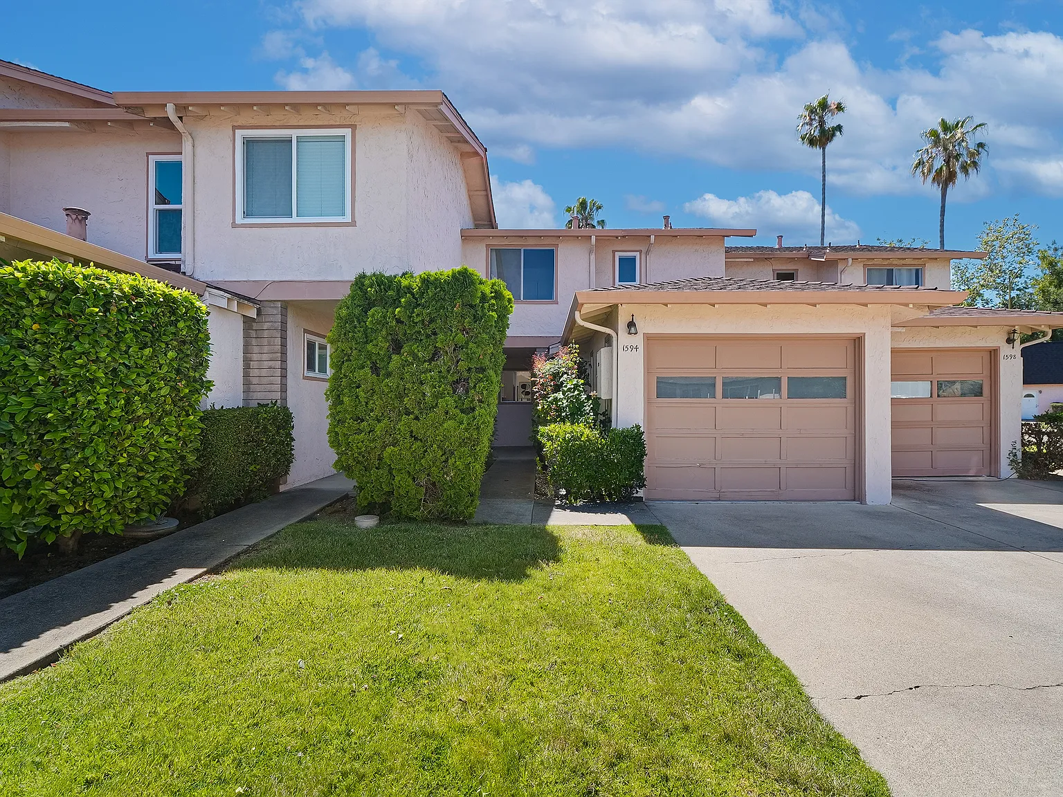 1594 Brookvale Dr — Photo 1