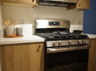 9001 Orion Ave APT 17, North Hills, CA 91343
