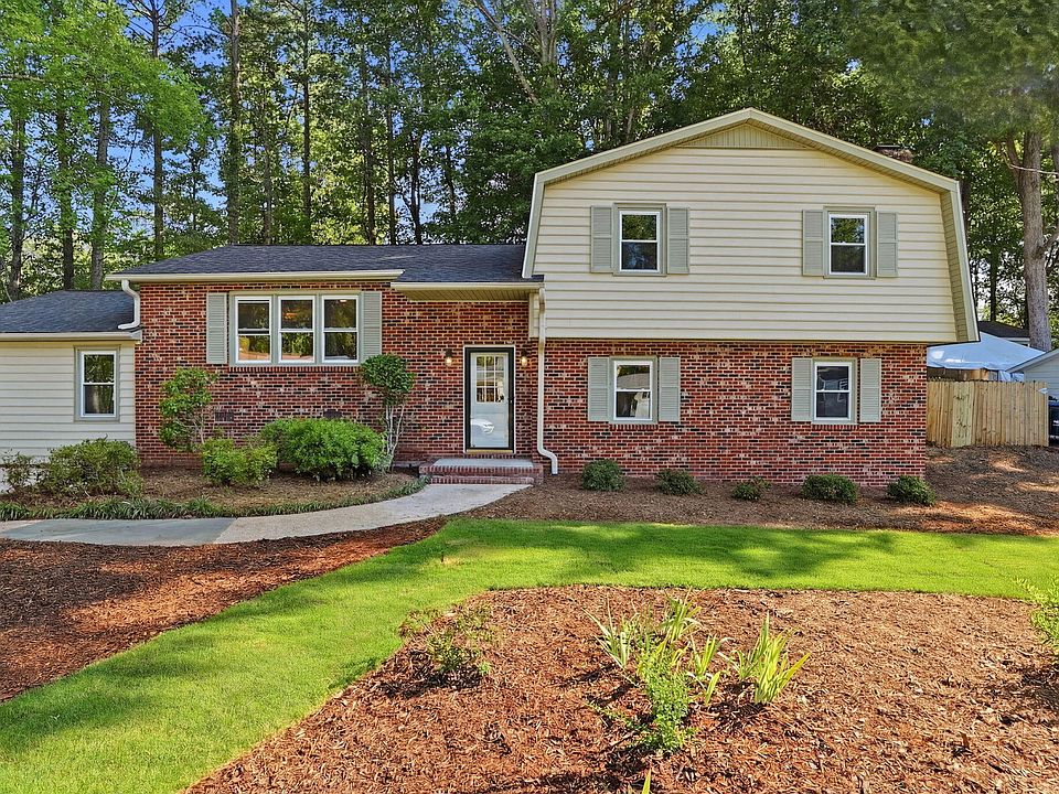 1st image of 803 Roanoke Dr