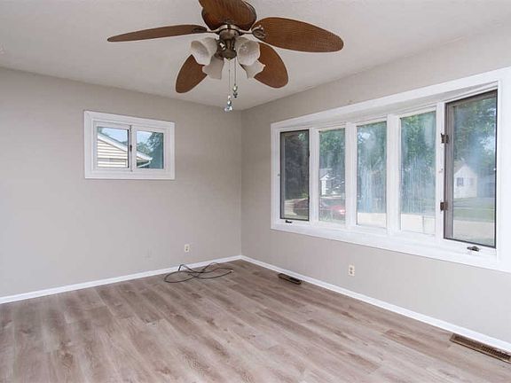 3rd image of 1413 Kingsley Dr