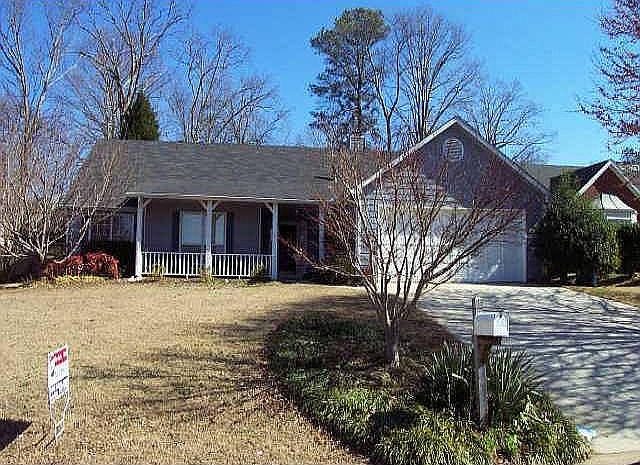 1st image of 2635 Logan Way
