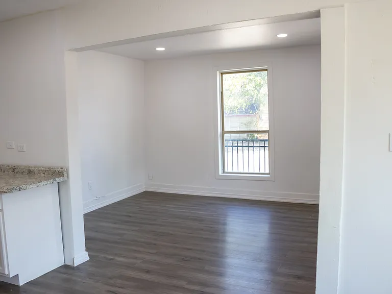 1603 W Laurel — Photo 5