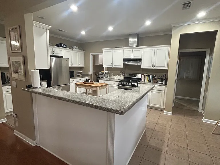 1002 Scarlett Dr — Photo 10