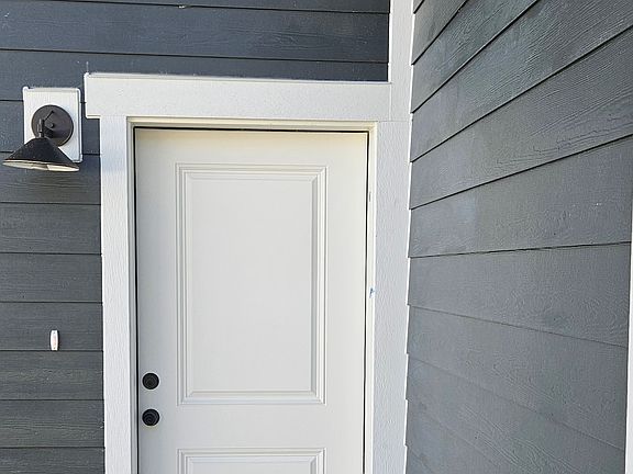 4th image of 895 E Antelope Dr #1