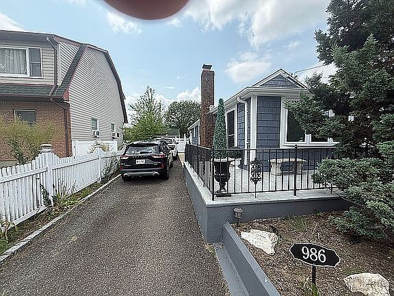 long 3 to 4 car driveway