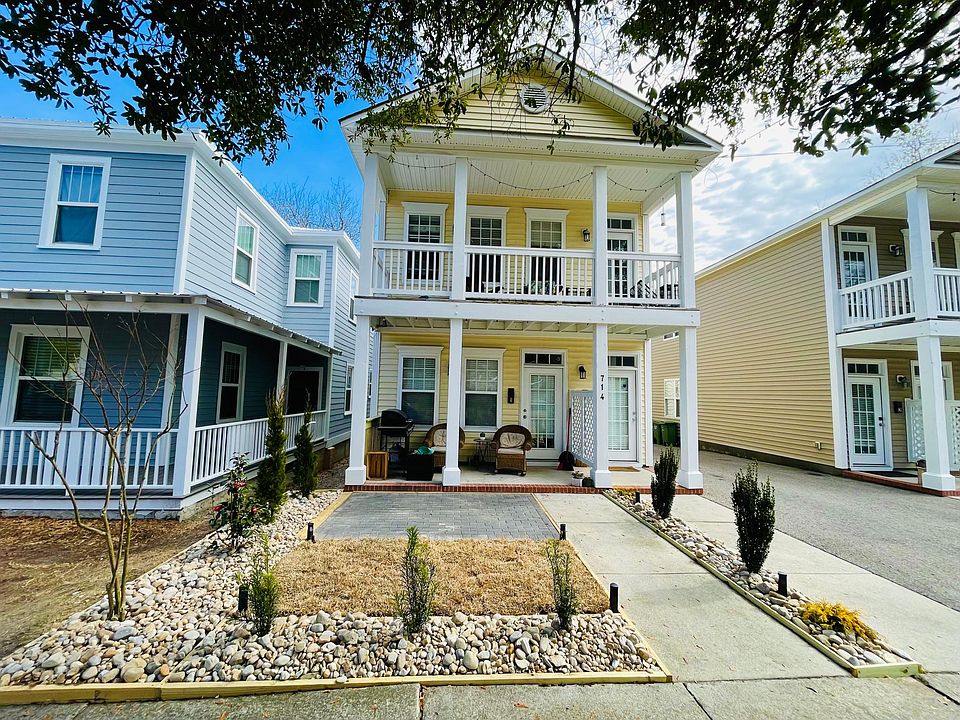 Brand new front yard landscaping--finished 2/10!