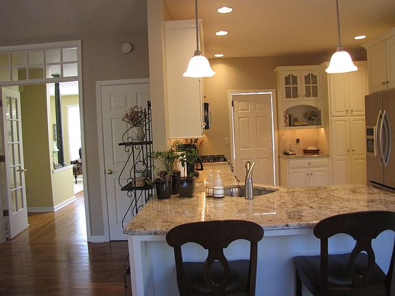 Kitchen Open to FamRm