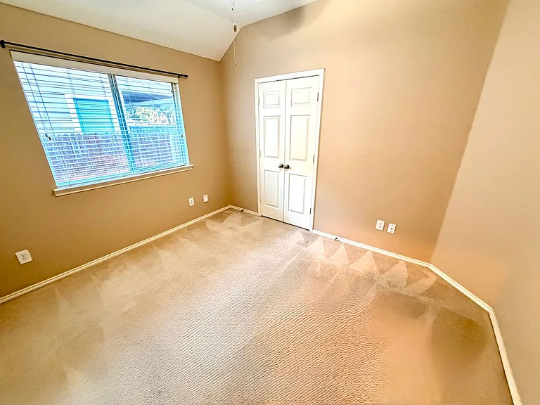 1413 Lacewing Dr — Photo 9