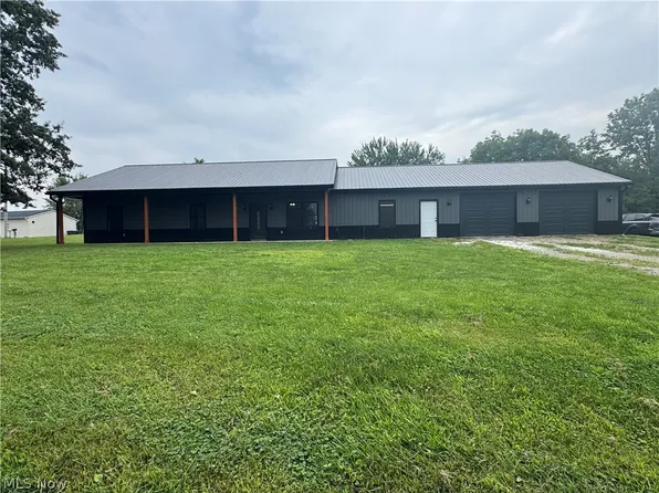 5020 Cherry St, Adamsville, OH 43802