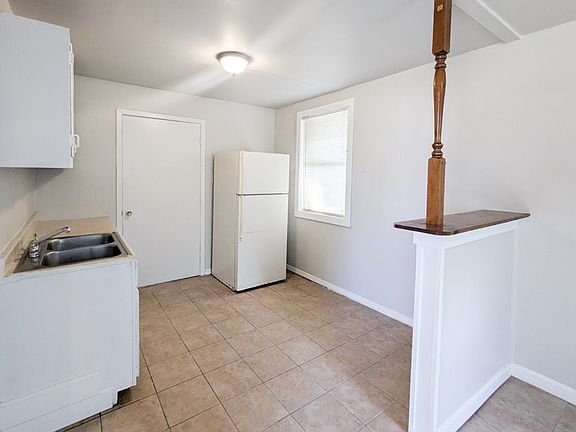 2nd image of 1326 Cantrell Dr #3