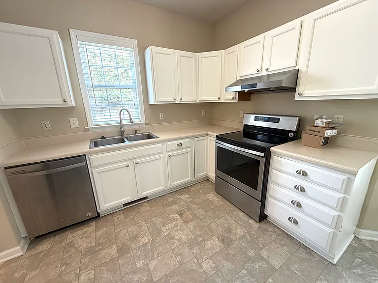 2509 Kentford Ct — Photo 12