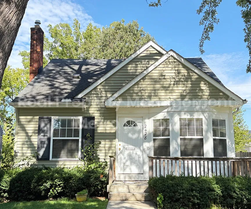 2428 Columbia Rd