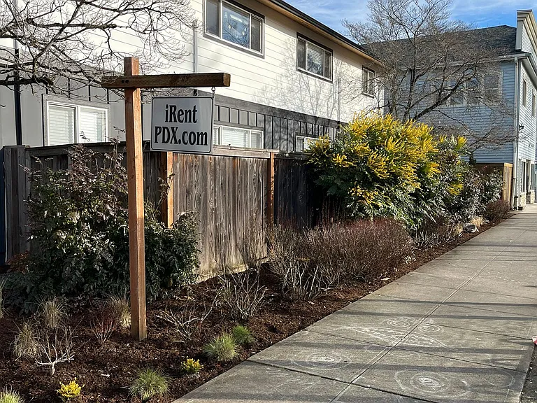 502 NE 78th Ave — Photo 5