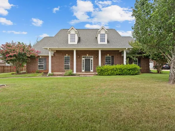 7004 Shadow Brooke St, Texarkana, TX 75503
