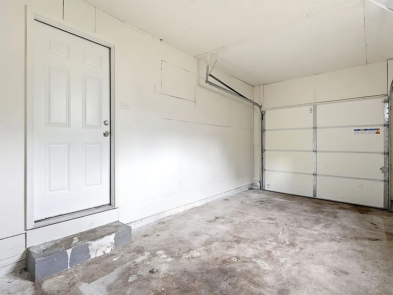 11407 Winchester Ave — Photo 17