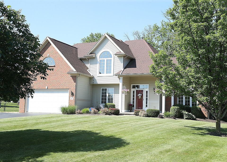 1st image of 32 Ferndale Dr