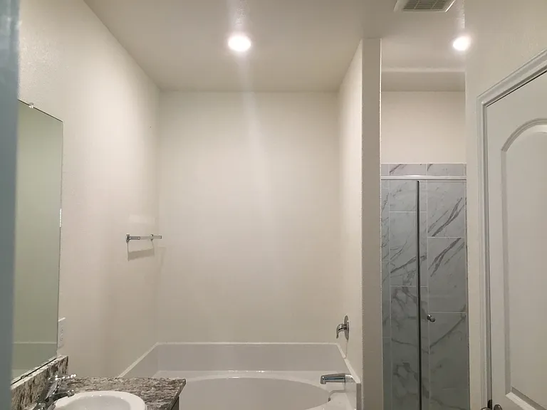1330 Treeta Trl — Photo 10