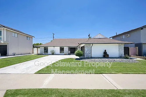 3132 E Locust Ave Photo 1