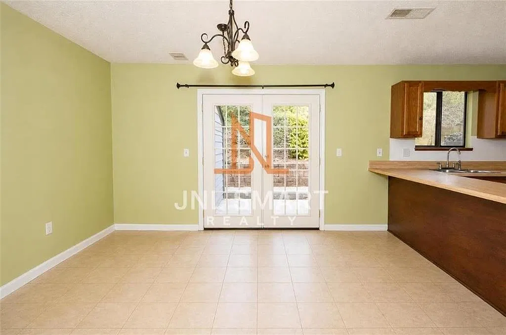 2 bed, 1.5 bath, 1272 sqft, $1,650 — Photo 4