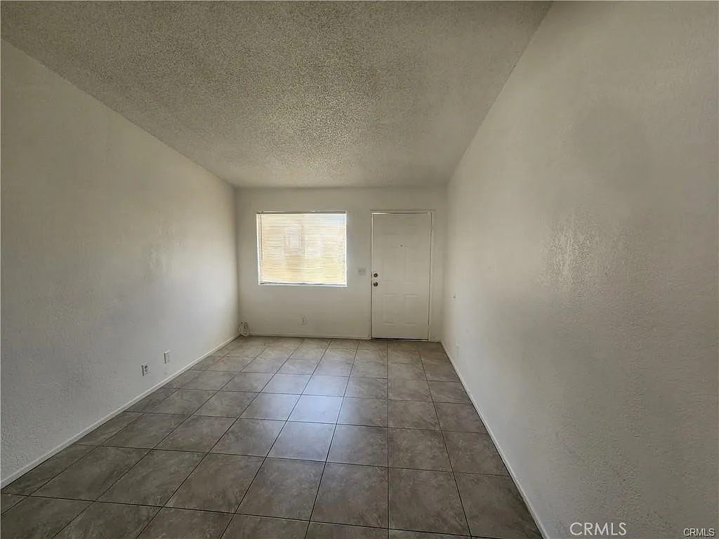 1 bed, 698 sqft, $1,395 — Photo 3