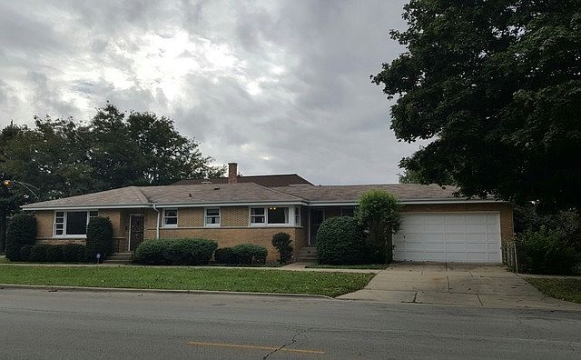 1st image of 5835 W Sunnyside Ave