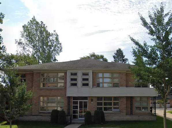 8431 W North Ave, Milwaukee, WI 53226