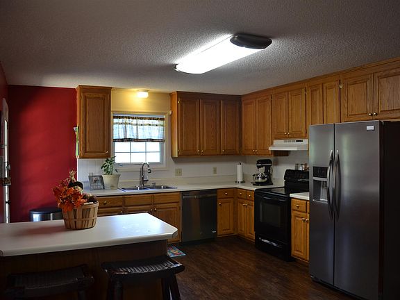 5th image of 822 Oakland Dr
