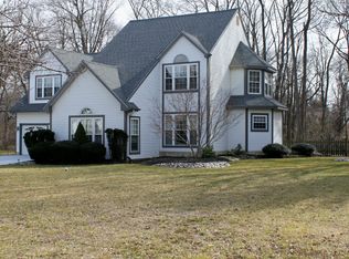 2 Winterberry Ct, Mount Laurel, NJ 08054