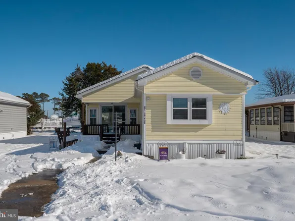 21729 F St #18035, Rehoboth Beach, DE 19971