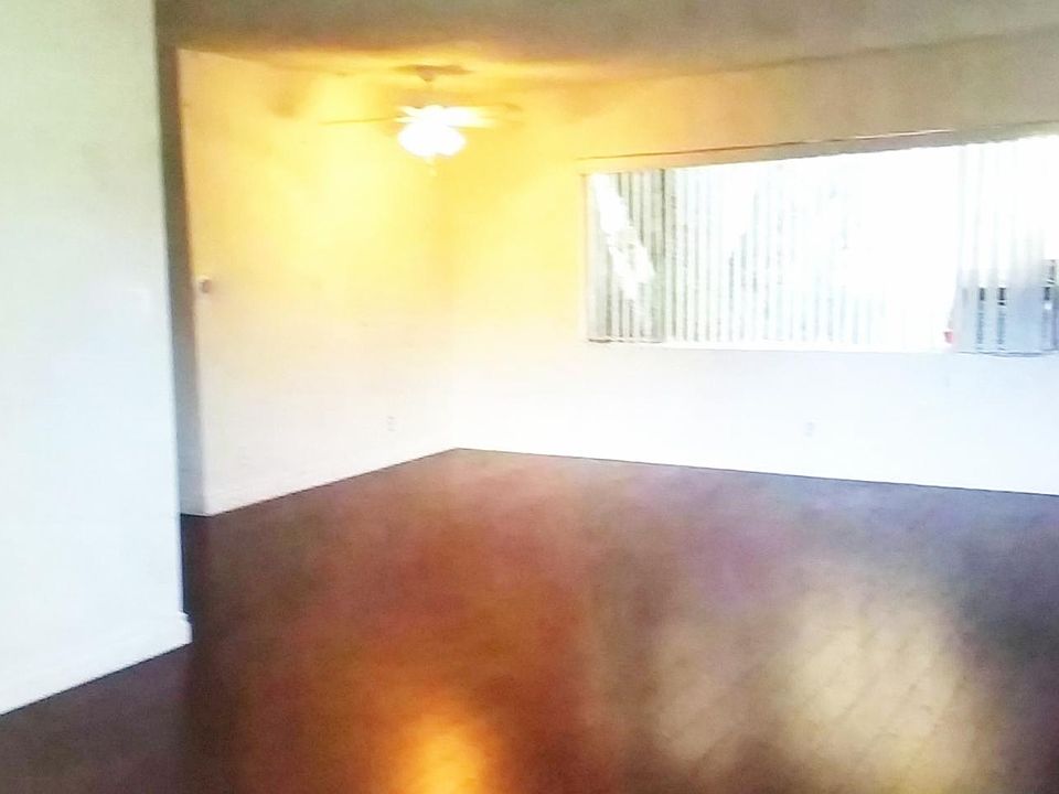 1st image of 2320 Glendale Blvd #30
