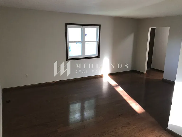 2612 S 61st Ave — Photo 3