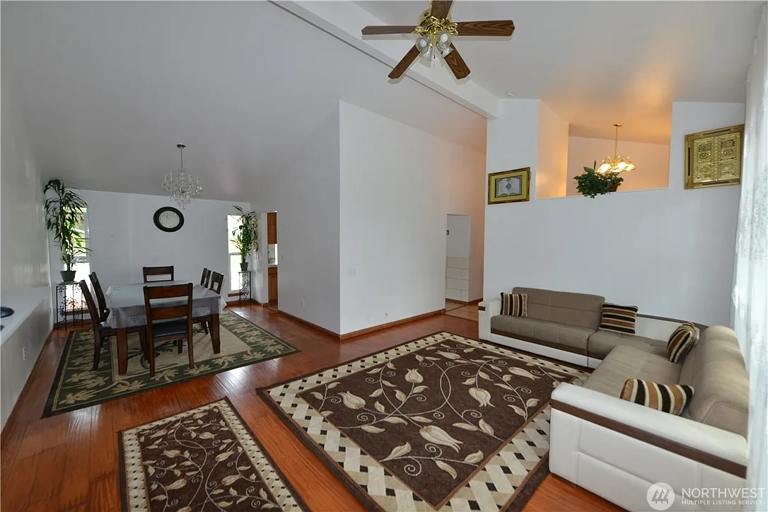 4 bed, 2.5 bath, 2150 sqft, $3,500 — Photo 2