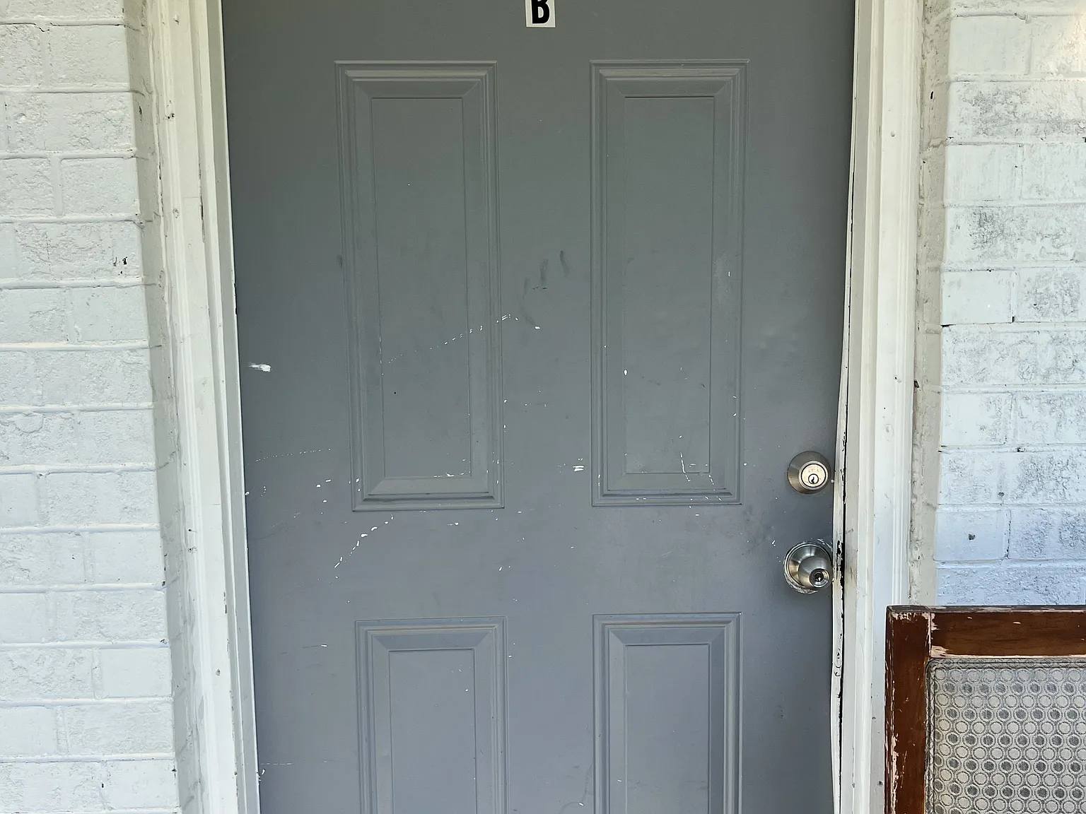 1156 Triple Hill Drive - B — Photo 3
