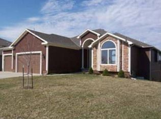 4308 SE Trotter Dr, Lees Summit, MO 64082