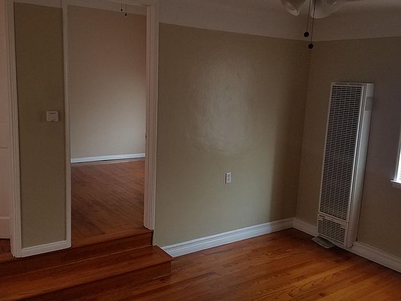 5th image of 1418 N Orizaba Ave
