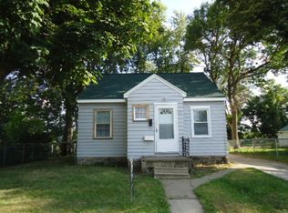 911 Conger St, Waterloo, IA 50703