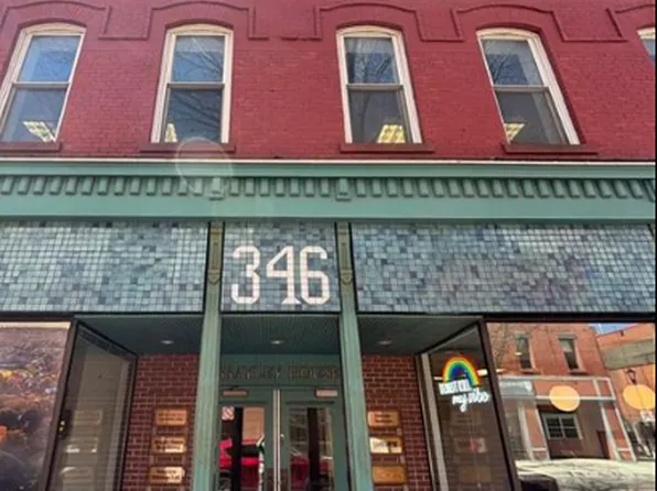 346 Queen St #302, Fredericton, NB E3B 1B2