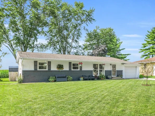 403 E Madison St, Pesotum, IL 61863