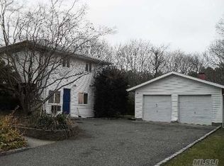 464 Old Country Rd, Melville, NY 11747