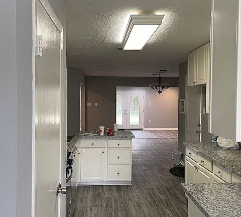 4th image of 1606 Richardson Ln