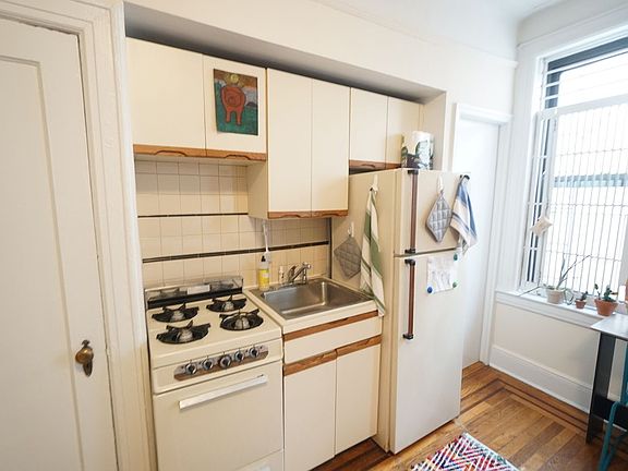 5th image of 552 11th St #4A