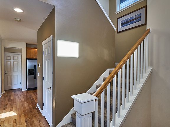 5th image of 2028 25th Ave NE