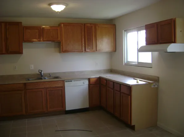 395 S Saint Charles St, Florissant, MO 63031