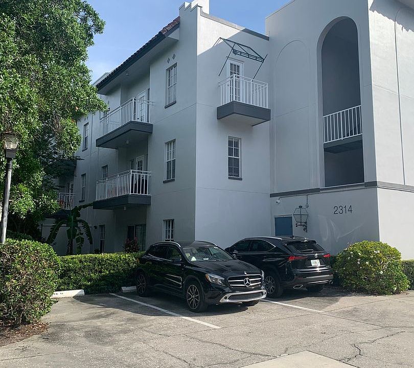1st image of 2314 S Clewis Ct Unit 304