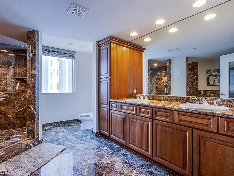 360 E Desert Inn Rd #1008 — Photo 21