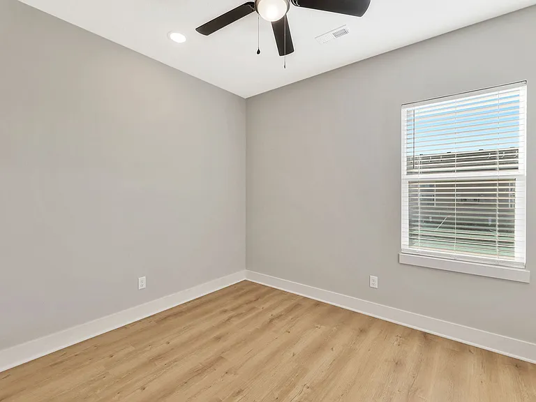 576 Long Path Ct — Photo 19